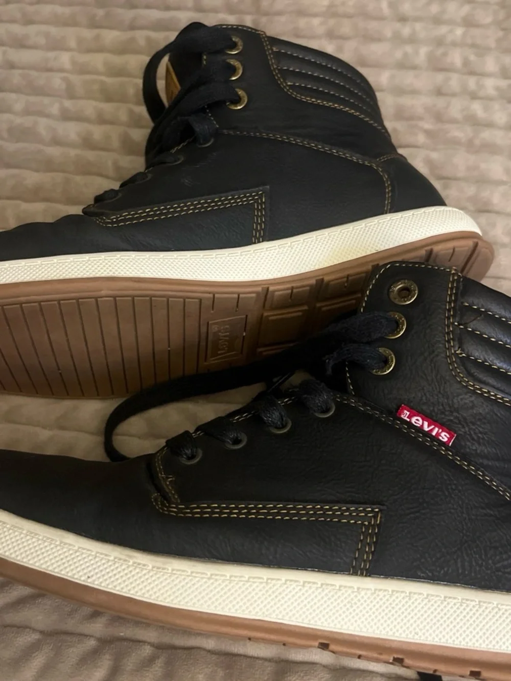 Levi's Men's Black High-Top Sneakers with Tan Logo Patch